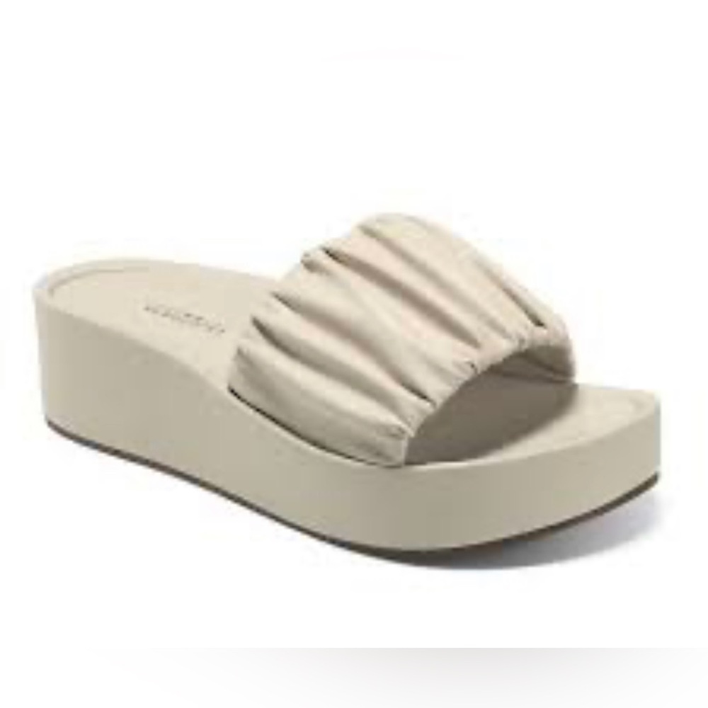 New Aerosoles Crème Dada Platform Sandals